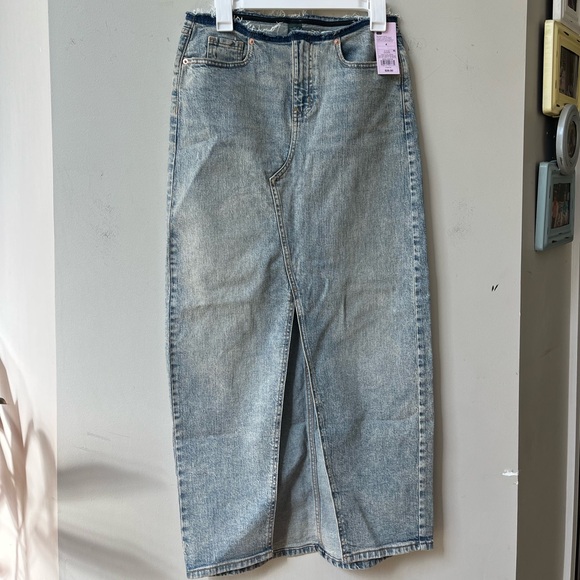 wild fable Dresses & Skirts - Wild Fable Frayed Denim Maxi Jean Skirt Womens 4 Blue Front Slit Casual NWT